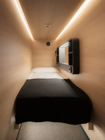 Cápsula confort superior, más espaciosa, en el salón de recreación GettSleep del Aeropuerto Madrid-Barajas (T4S)
