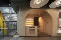 Recepción del salón de recreación GettSleep en el Aeropuerto Adolfo Suárez Madrid-Barajas (T4S), abierta 24 horas