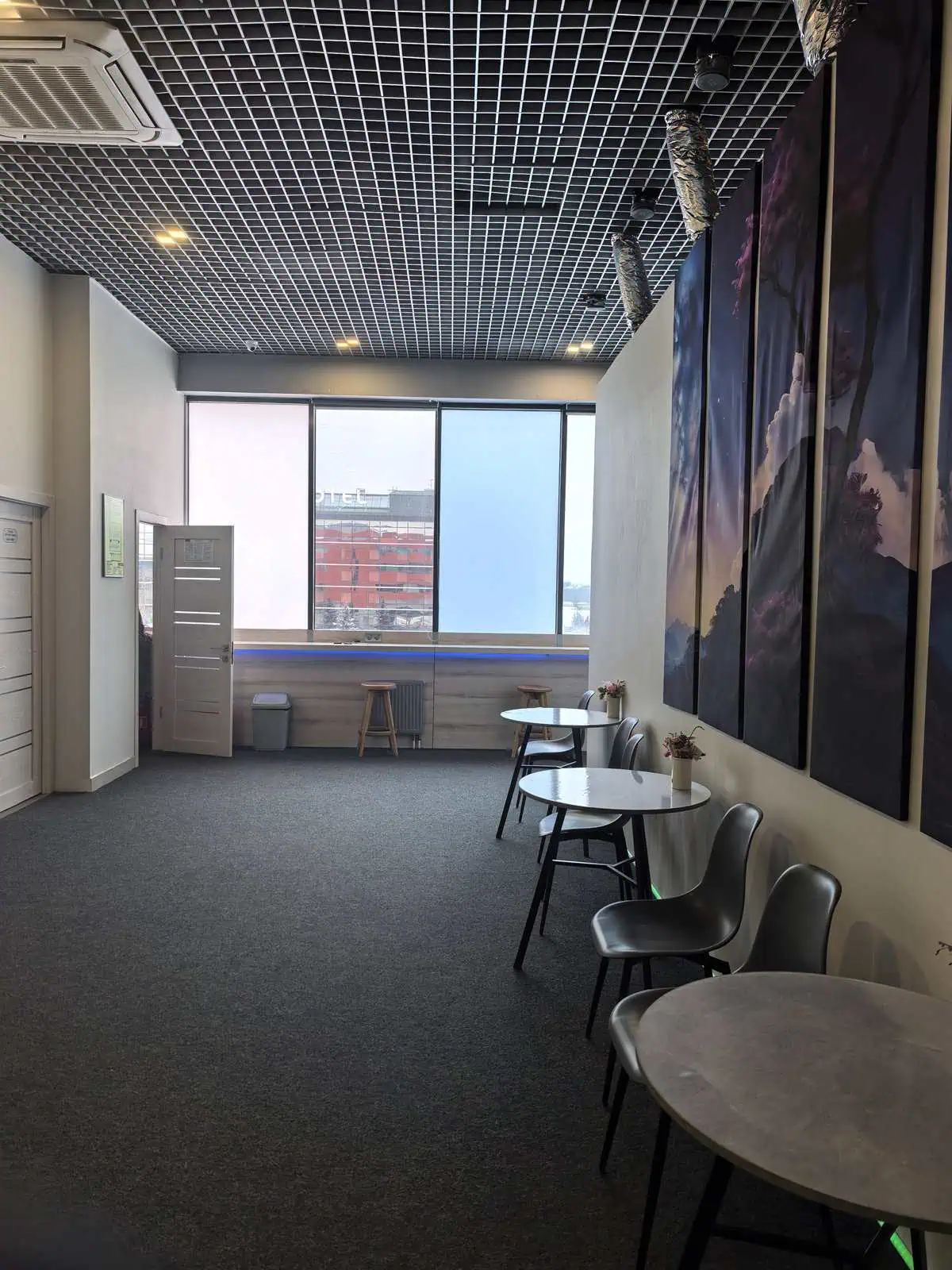 Landed at Sheremetyevo — where to sleep before the morning Aeroexpress